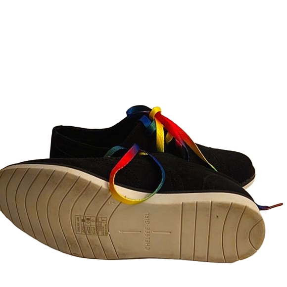 Walk on Rainbows: Size 7 Chelsee Girl Slipper Shoes with Rainbow Laces - Picture 3 of 4